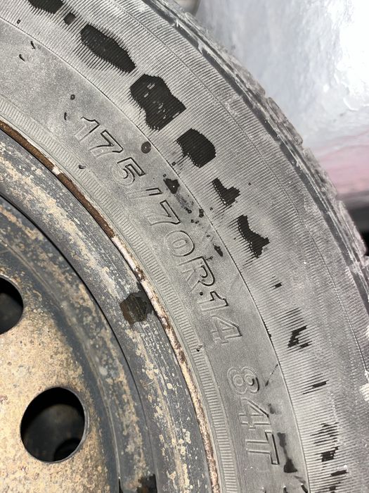 Продам шины с дисками б/у R14