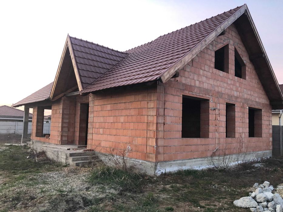 Reparatii acoperisuri cu garantie, montaj tigla ceramica