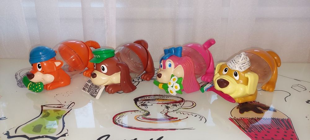 Figurine Kinder Ferrero mascote