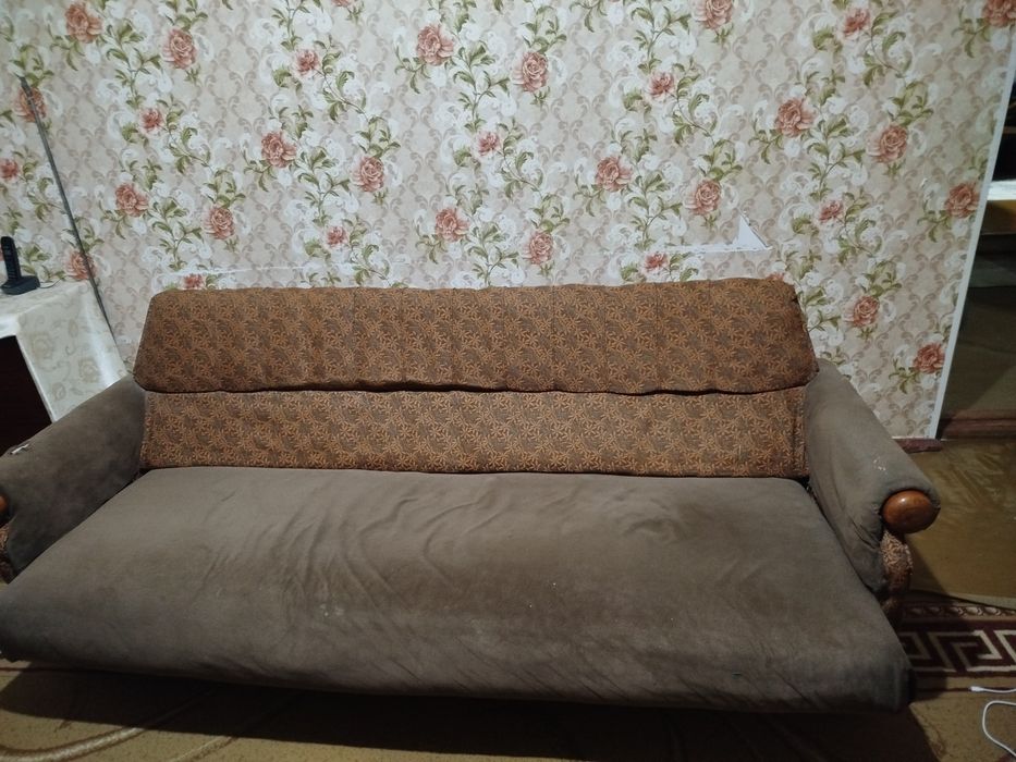 Отдам даром диван