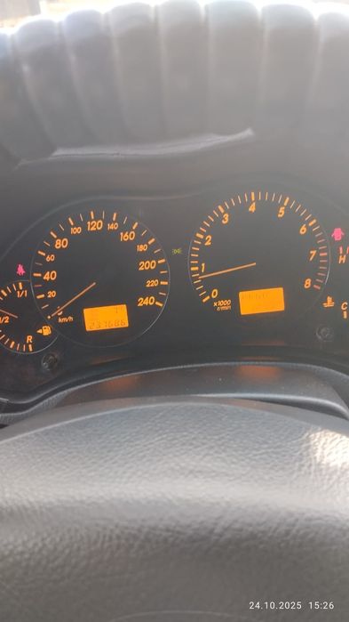 Тайота Авенсис 2005 года