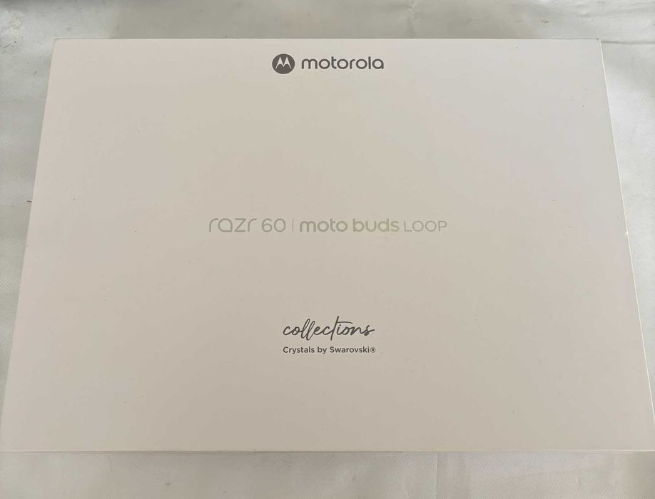 Motorola Razr 60 Swarovski + Moto Buds Loop Bose