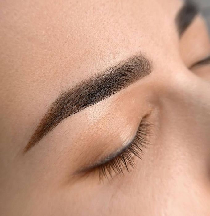 Перманентный макияж бровей