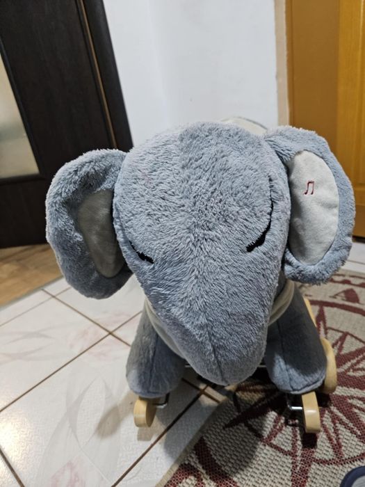 Balansoar muzical pentru copii