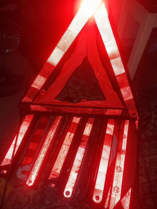 Продам аварийные знаки