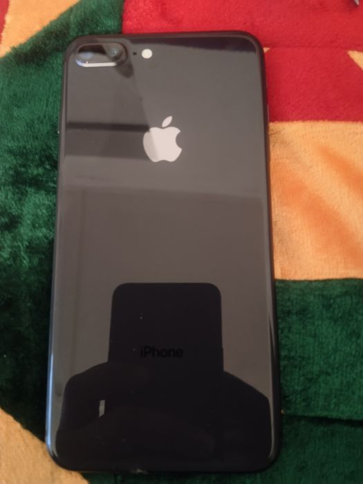 iPhone 8 plus,256 geg,емкост 100