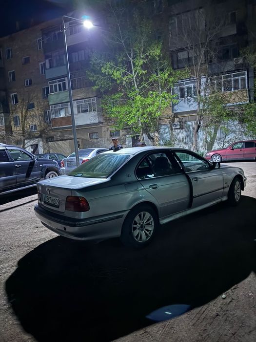 Продается БМВ машина