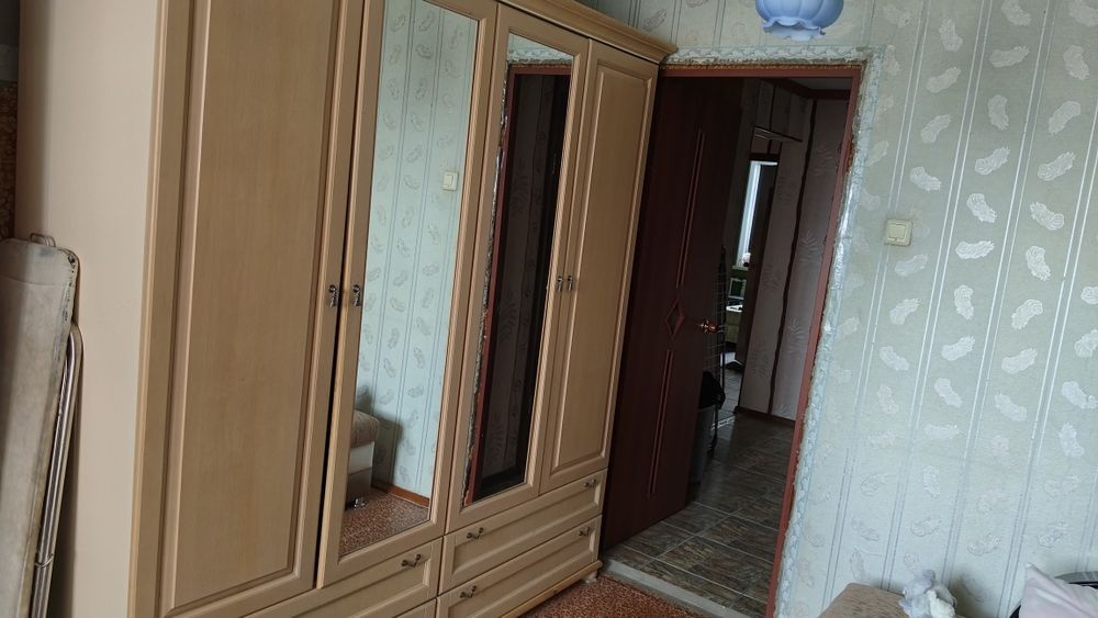 Продам шифонер, четырех дверный