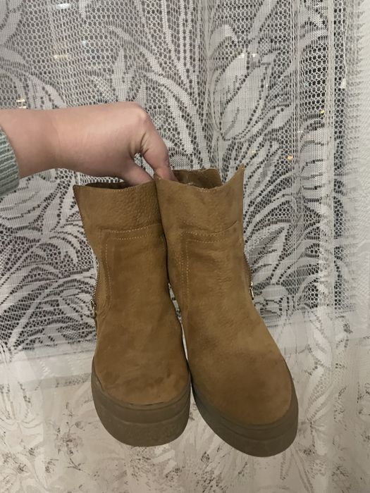 Велурени боти