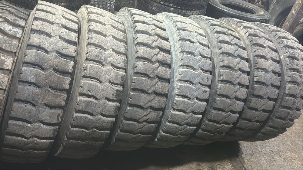 Продам б/у авто шины 12R20
