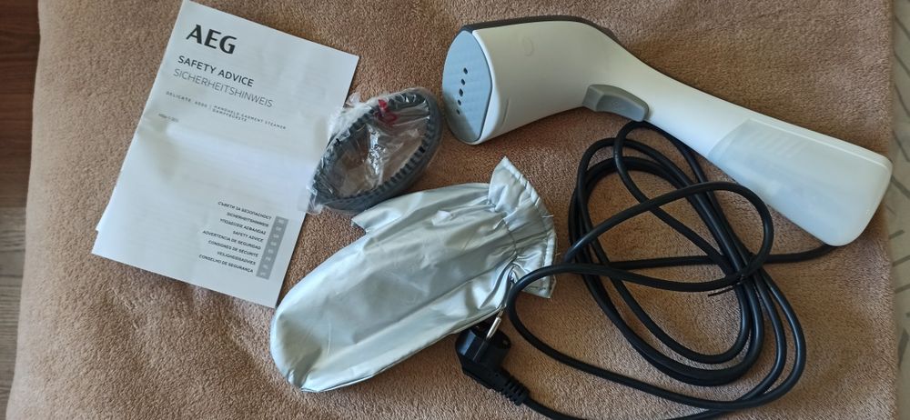 Уред за а гладене с пара AEG Delicate 6000
