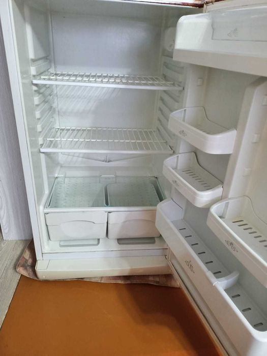 Продам два современных , рабочих  холодильника