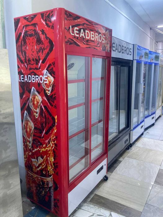 Торговое оборудование конфетницы полки ветрины стелажи для магазинов