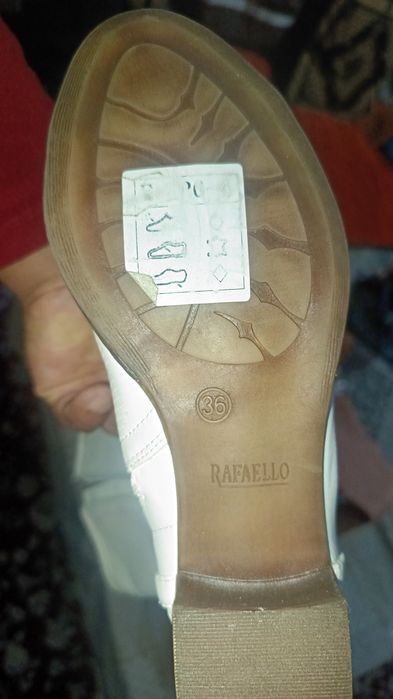 Женский обувь сотилади холати Янги