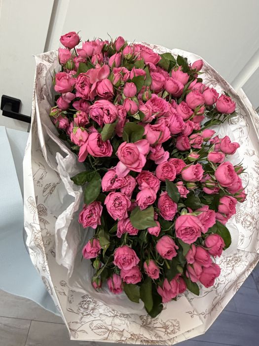 Кустовые розы от Romantic
