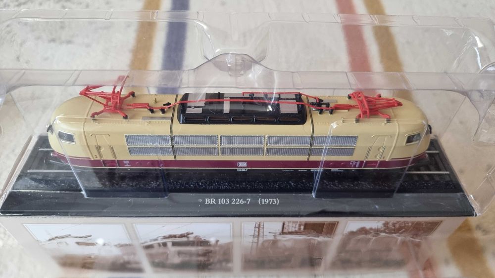 se vinde macheta locomotiva Rc3 1027 si BR 4/4