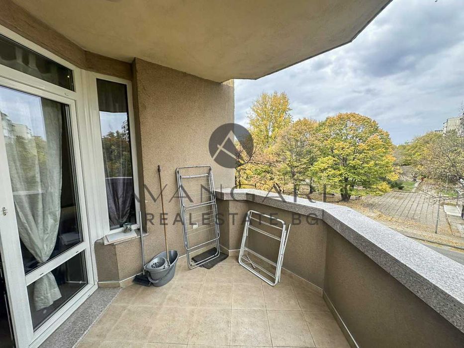 Продава се Тристаен апартамент в Пловдив, Кючук Париж - 106 кв.м за 2076 €/кв.м - Снимка #15