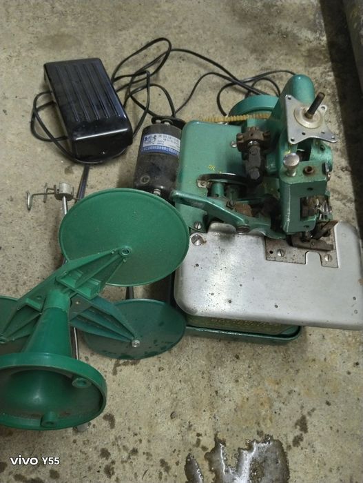 Продам оверлог новый