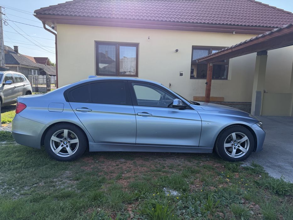 Bmw f30 320D.