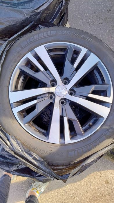 Джанти Peugeot и гуми 225/55 R18 всесезонни
