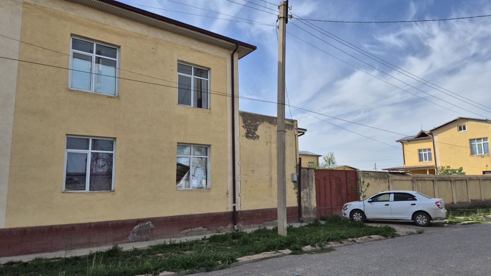 Kottedj sotiladi. Yangi Xonabod. 2 etajli. 4 xona. 6 sotix.