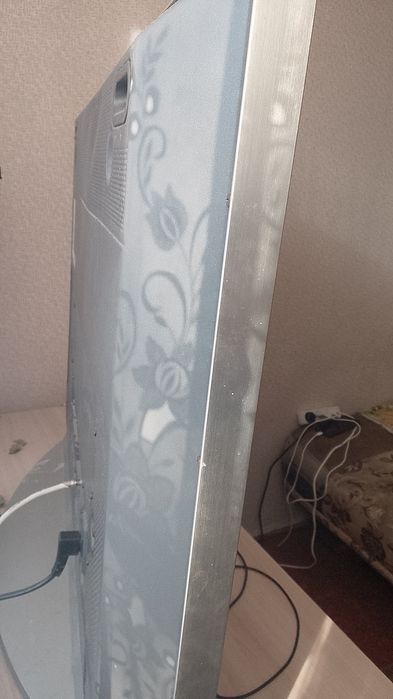 Продам продам телевизор