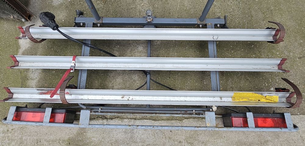 Suport auto pentru 3 biciclete