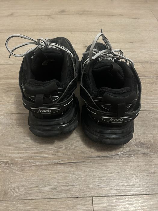Balenciaga track
