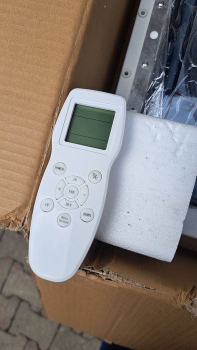 Trapa rulota cu ventilator și telecomanda