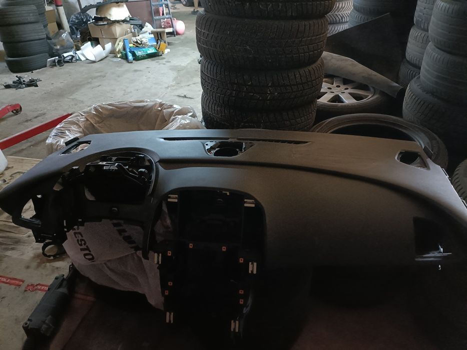 Planșă Bord Opel Astra J Sărită