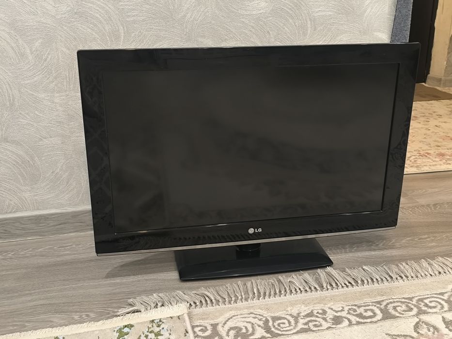 Телевизор LG, 80 см