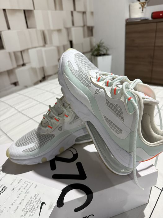 NIKE Air Max 270 React SE-38 номер (24см)