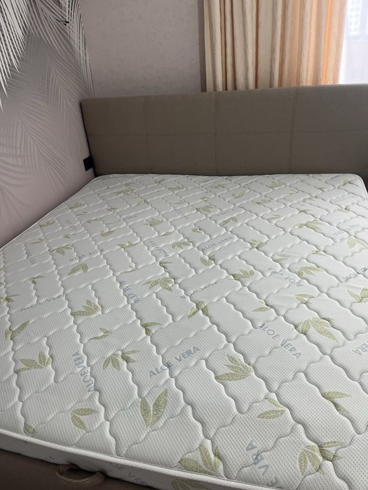 Кровать двуспальная