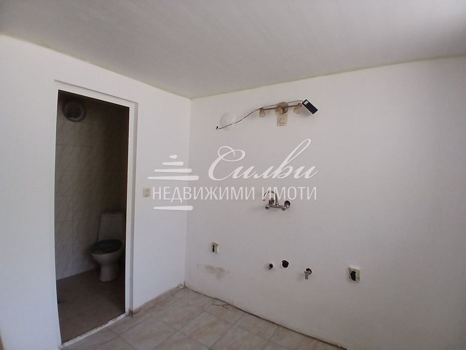 Етаж от ТУХЛЕНА къща на плоча - кв. ТОП Център!