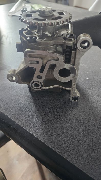 Tulumba plus pompa ulei Audi Q7 4 m