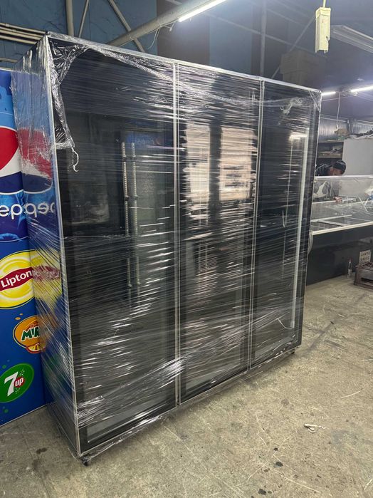 Vitrina frigorifică verticală – soluția ideală pentru afacerea ta