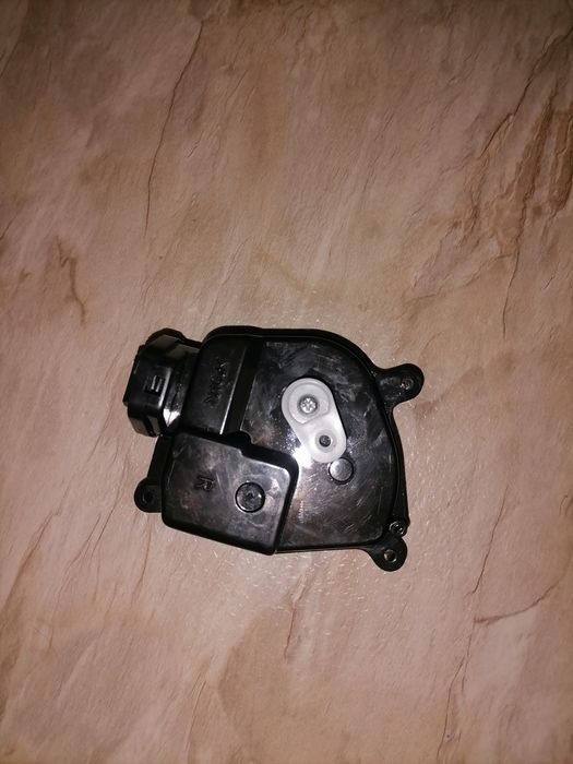 Актуатор централно заключване киа рио 2 дясна врата