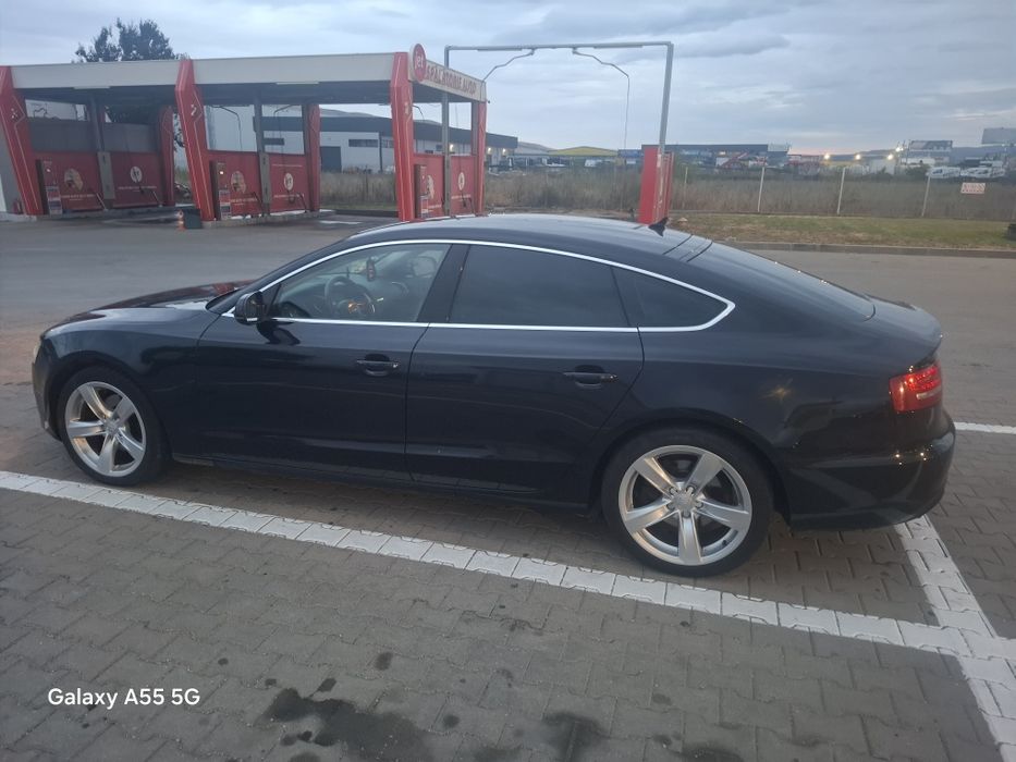 Vând Audi A5 2010