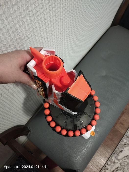 Продам автомат Нёрф ультра.