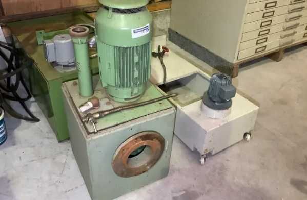 Pompa  lichid de racire pentru utilaje