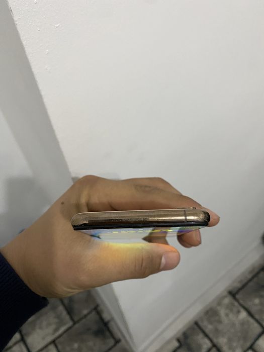 Iphone xs 64 g gold rangi holat yahshi karobkasi yuq