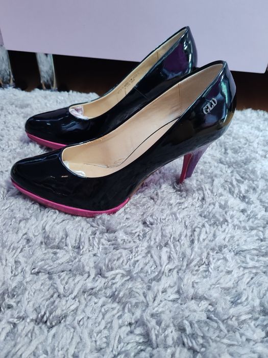 Pantofi eleganți lăcuiți Graceland