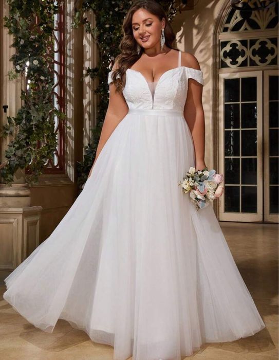 Булчинска сватбена рокля с открити рамене , нова , 2xl