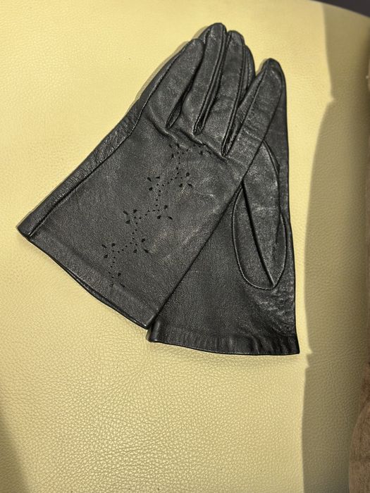 Кожаные женские перчатки