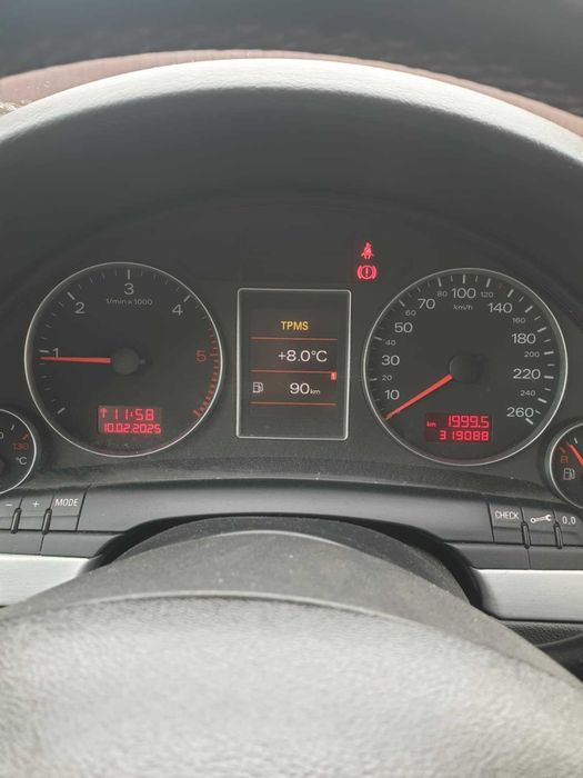 Audi a4 b7 mai multe detali la numarul afișat