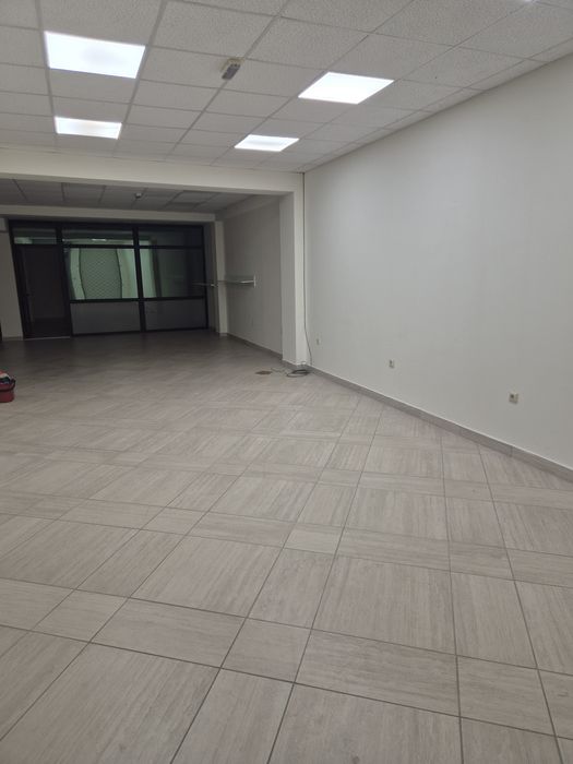 Дава се под наем Офис в Петрич - 180 кв.м за 400 € - Снимка #3