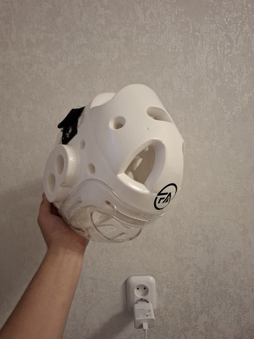 Закрытый шлем для ТАЭКВОНДО