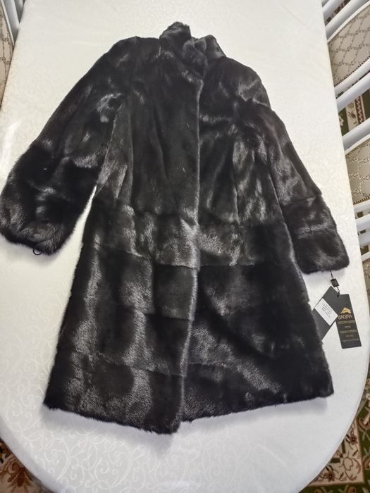 Продам новую норковую шубу