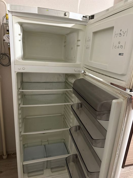 Продам холодильник