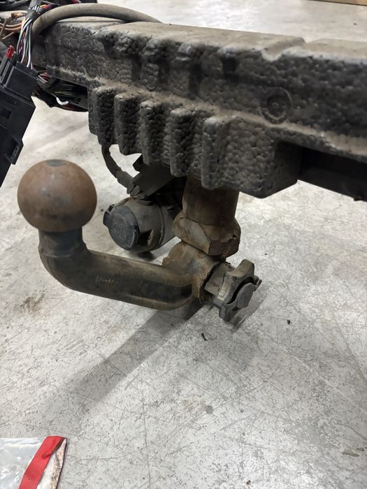 теглич за vw passat b6